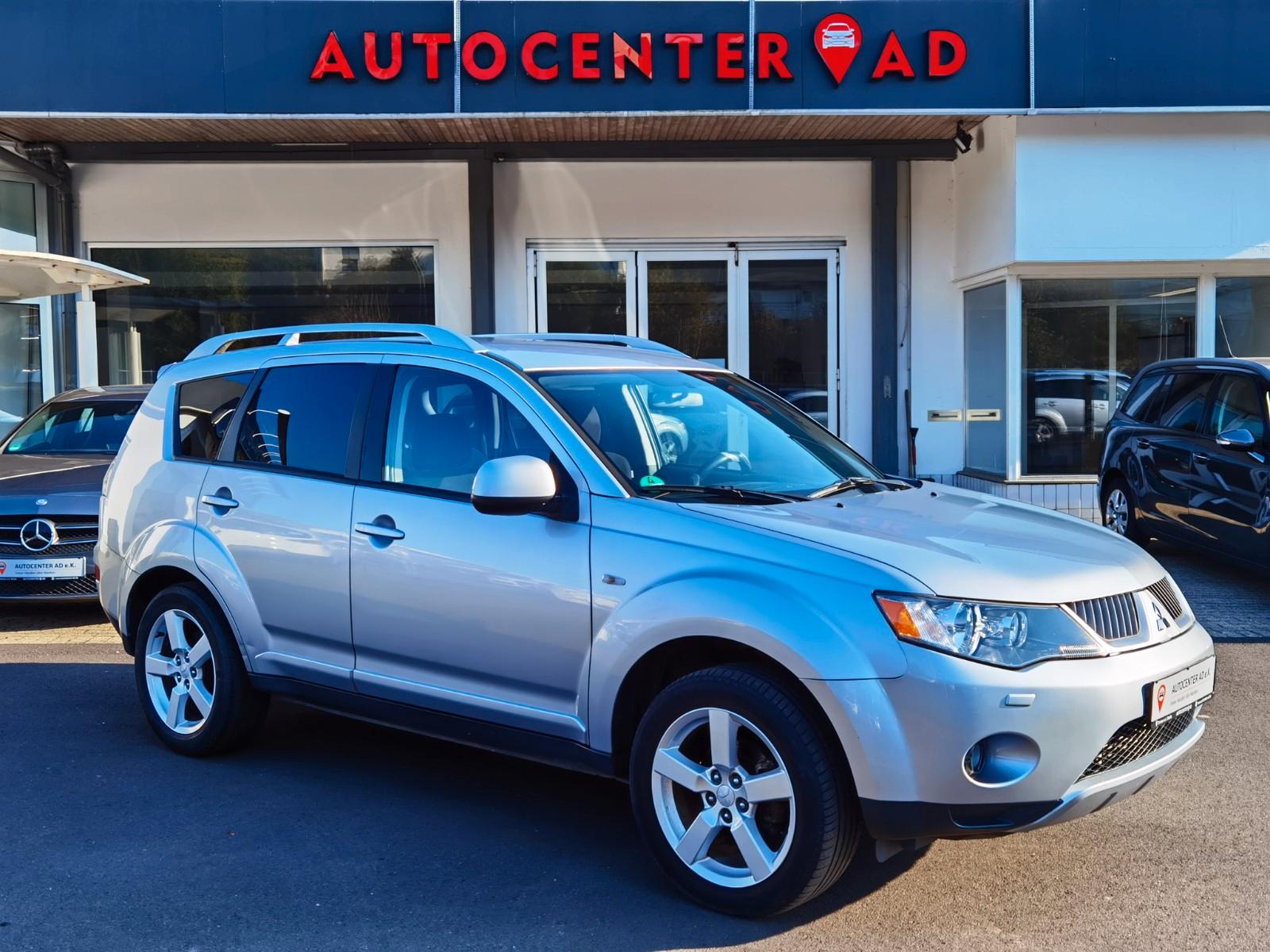 Mitsubishi Outlander 2.0 DI-D Intense °4WD °7-Sitzer °AHK