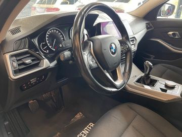 BMW 318d Touring *1.HAND*19%*NAVI*LED*AHK*