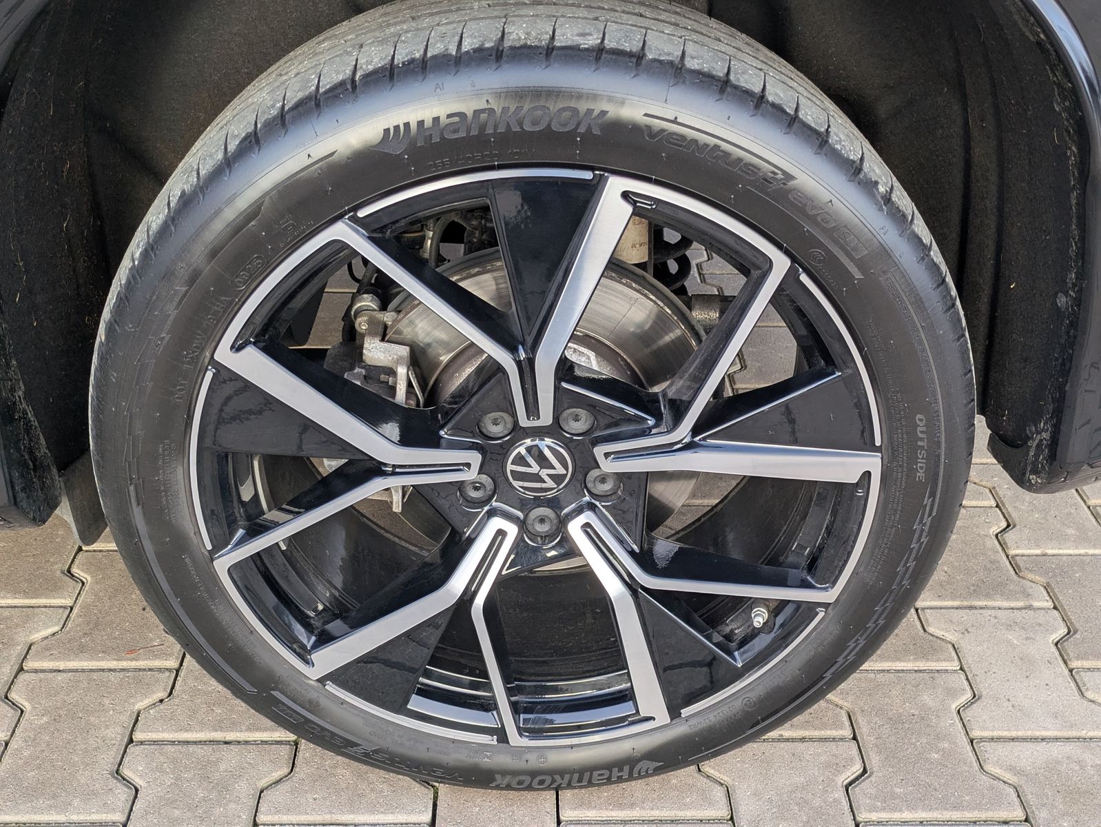 Fahrzeugabbildung Volkswagen Tayron 2.0 TDI 4M R-Line BLACK*7Si*MATRIX*PANO