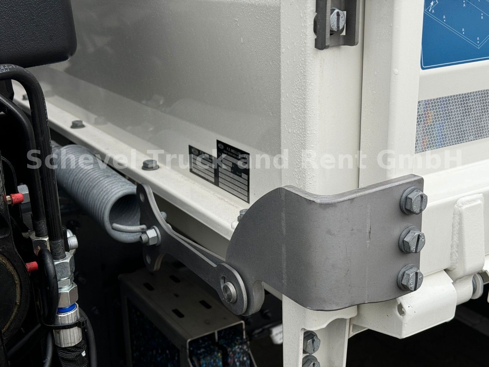 Fahrzeugabbildung MAN TGL 8.220 MEILLER TRIGENIUS 2x Ahk HIAB 072