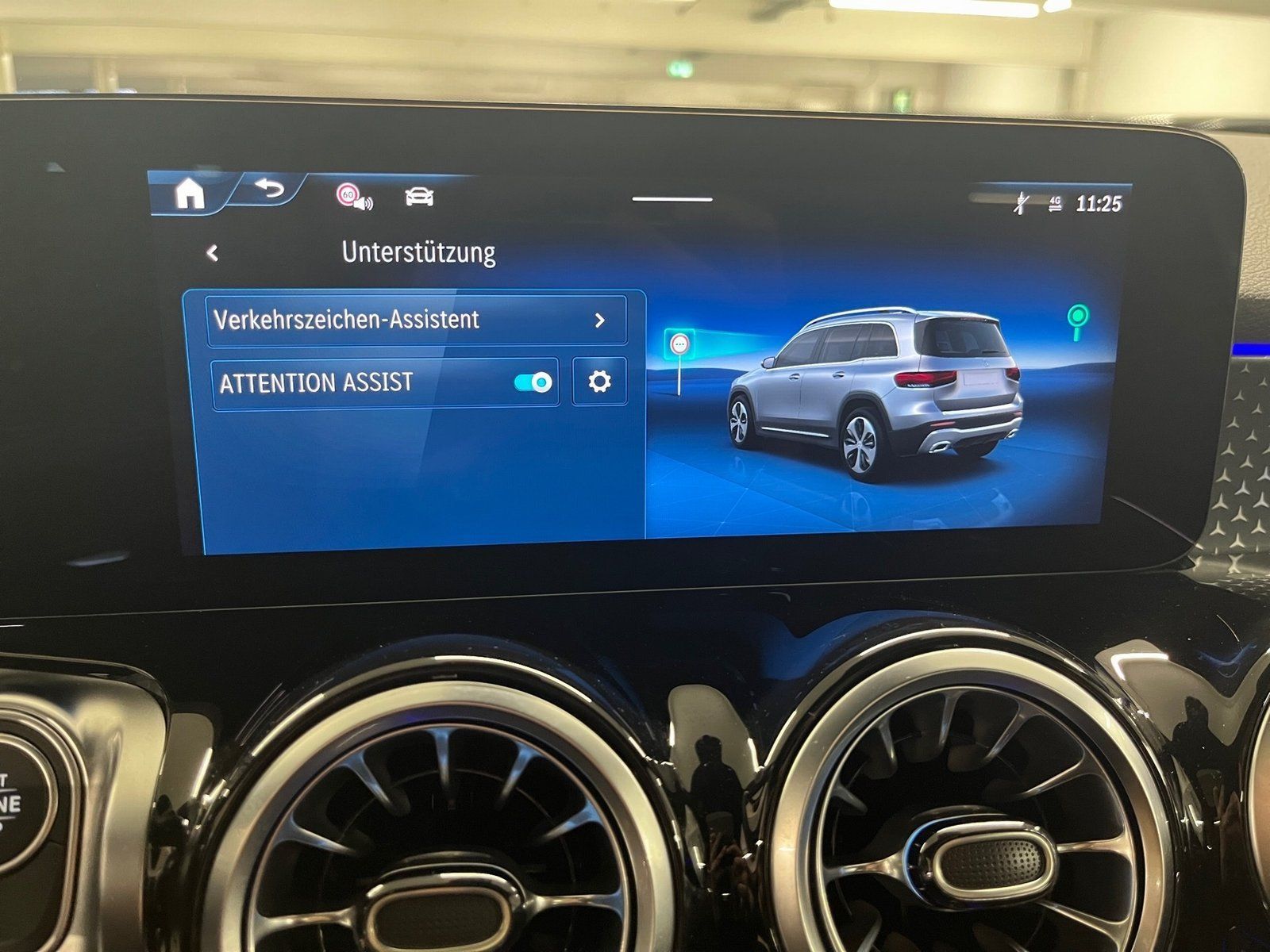 Fahrzeugabbildung Mercedes-Benz GLB 250 4M AMG Plus*Pano*HUD*360°*Multibeam*Memo