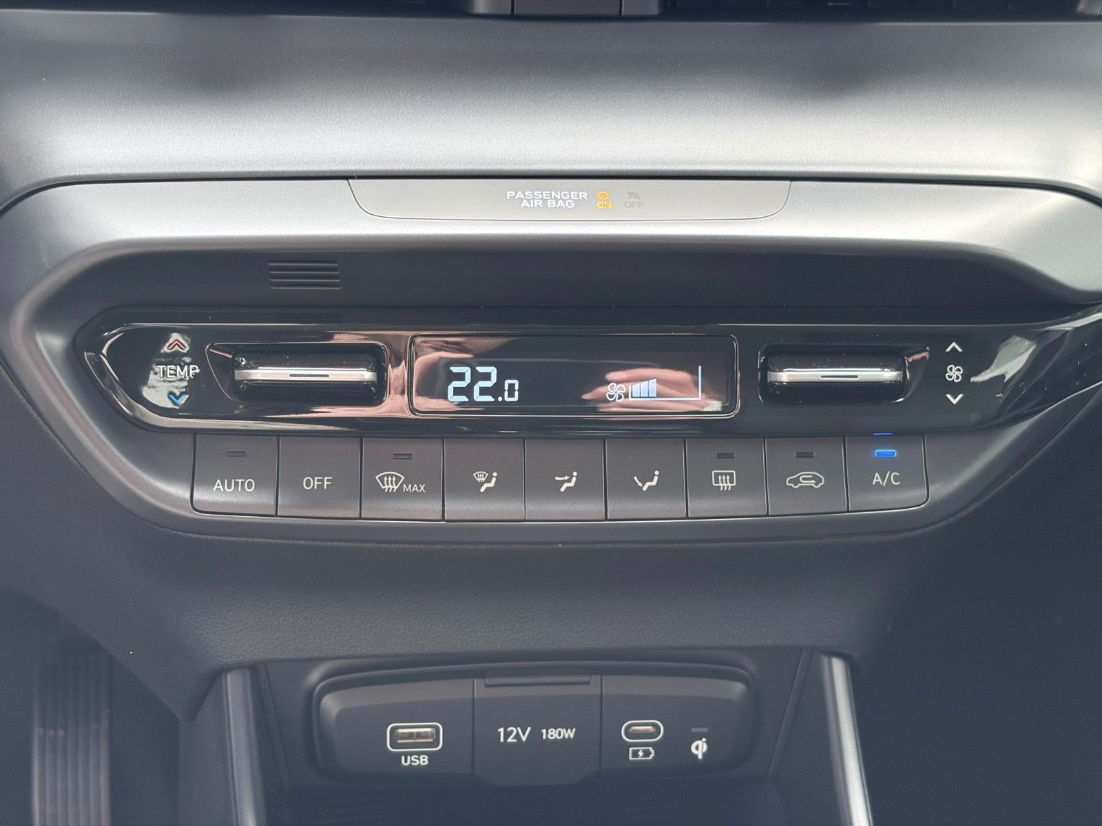 Fahrzeugabbildung Hyundai i20 1.0 T-GDI Trend KlimaA,LED,Navi,SHZ,4xSHZ