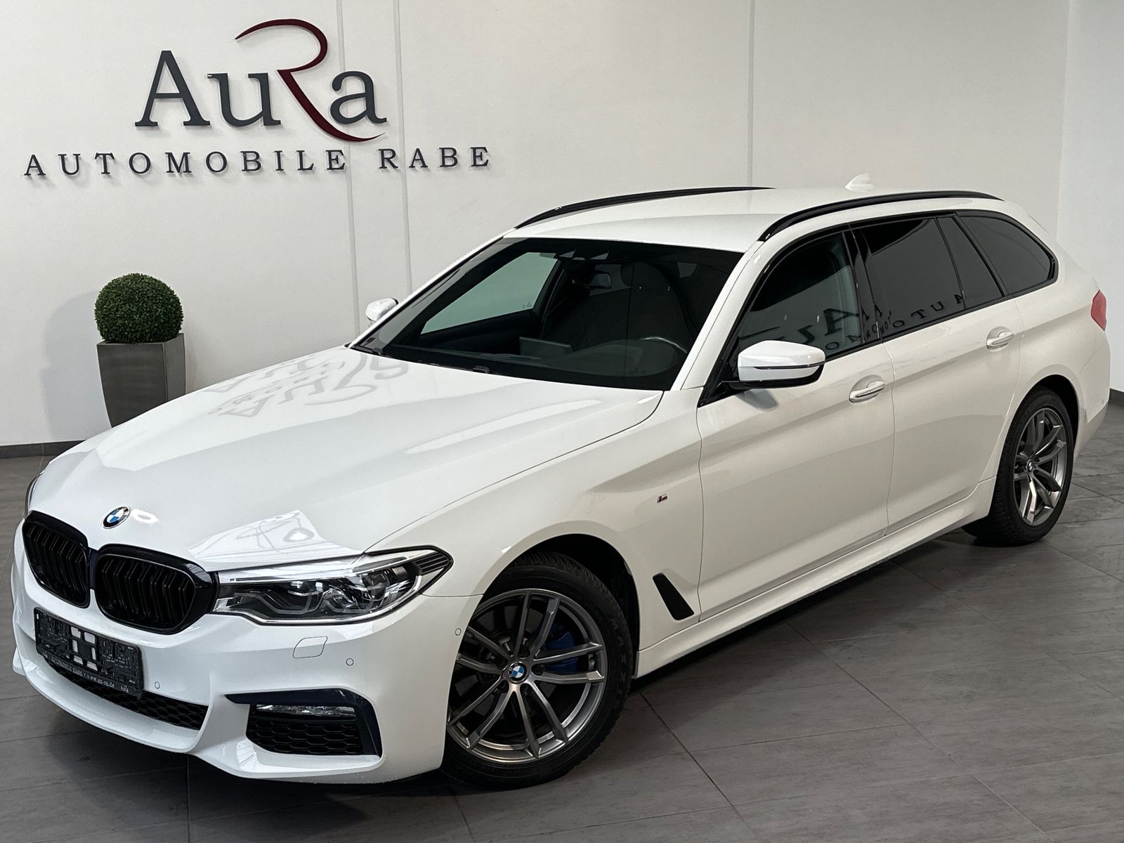 Fahrzeugabbildung BMW 520 d Touring xDrive M-Sport NAV+LED+SHZ+DA+EU6
