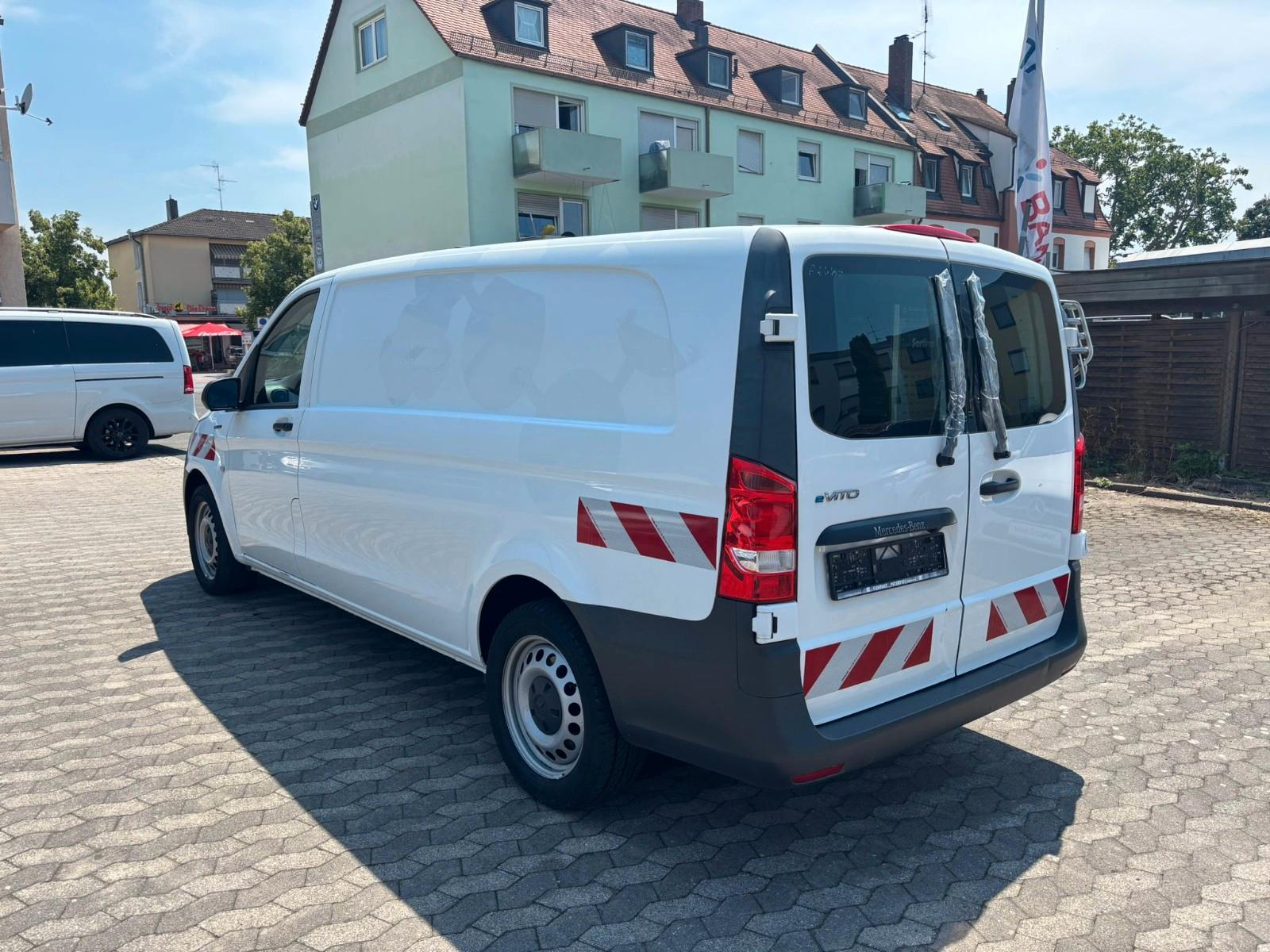 Mercedes-Benz eVito 111 extralang +Sortimo Einbau+RFK+Glas+Nav