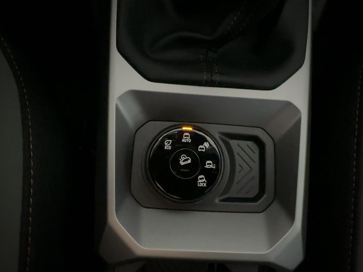 Fahrzeugabbildung Dacia Duster Extreme TCe 130 4x4 City +Technikpaket