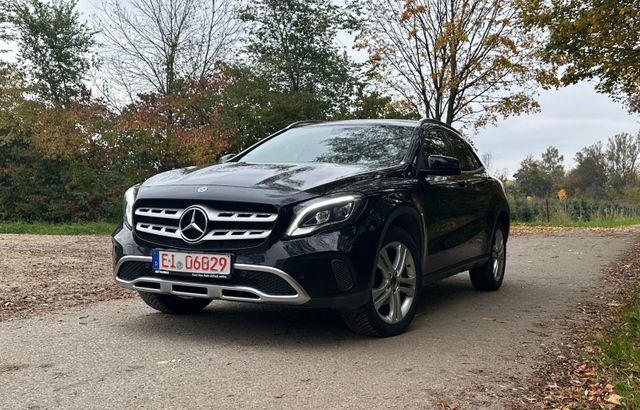 Mercedes-Benz GLA 220d 4Matic Urban-Navi-SZH-PDC-Rückfahrkamer