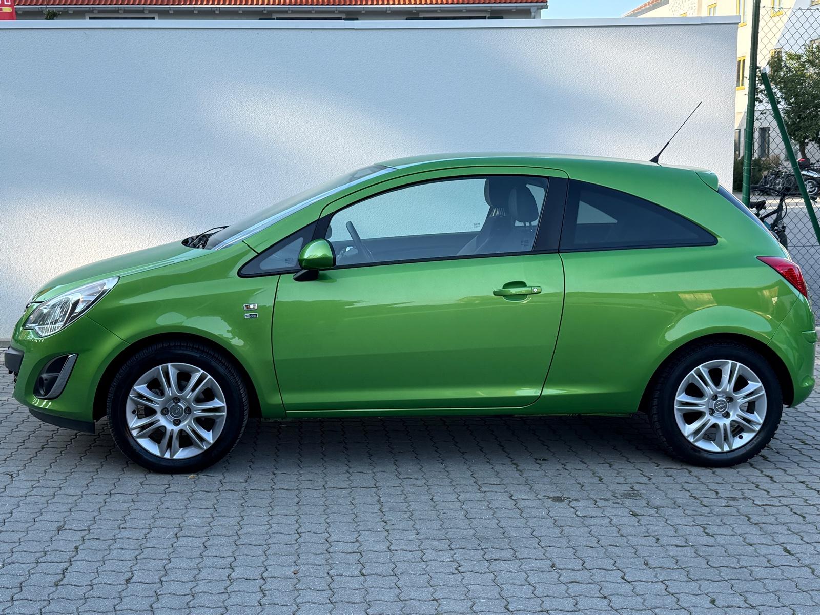 Opel Corsa D Klima+Sitz und Lenkradheizung+Tempomat