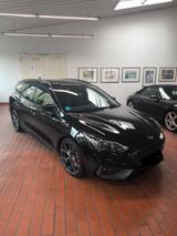 Ford Focus 2,3 EcoBoost ST Styling-Paket Turnier ... - Ford Focus: Styling