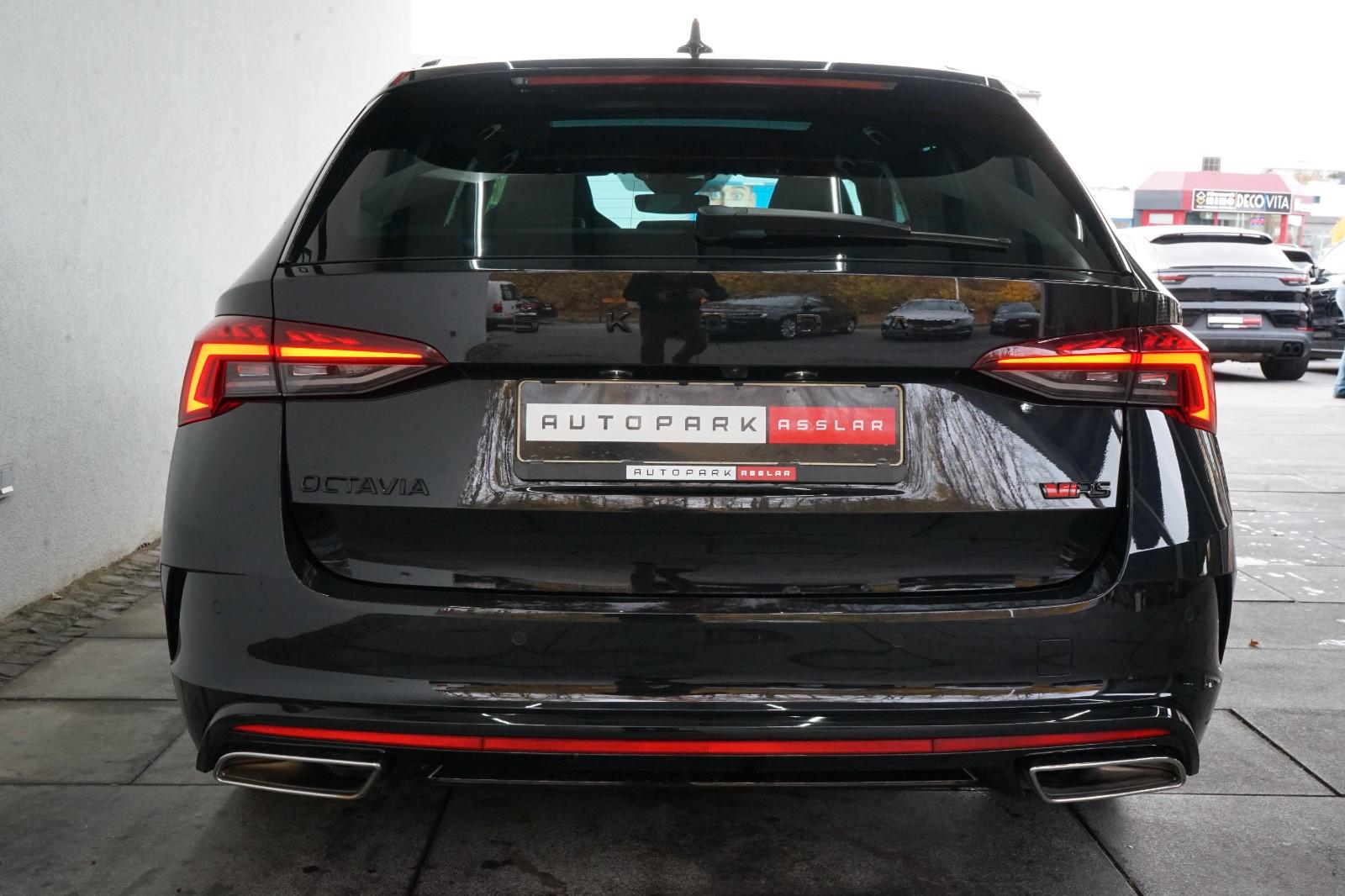 Skoda Octavia Combi RS Plus 4x4/PANO/STHZ/HUD/CAM/19z