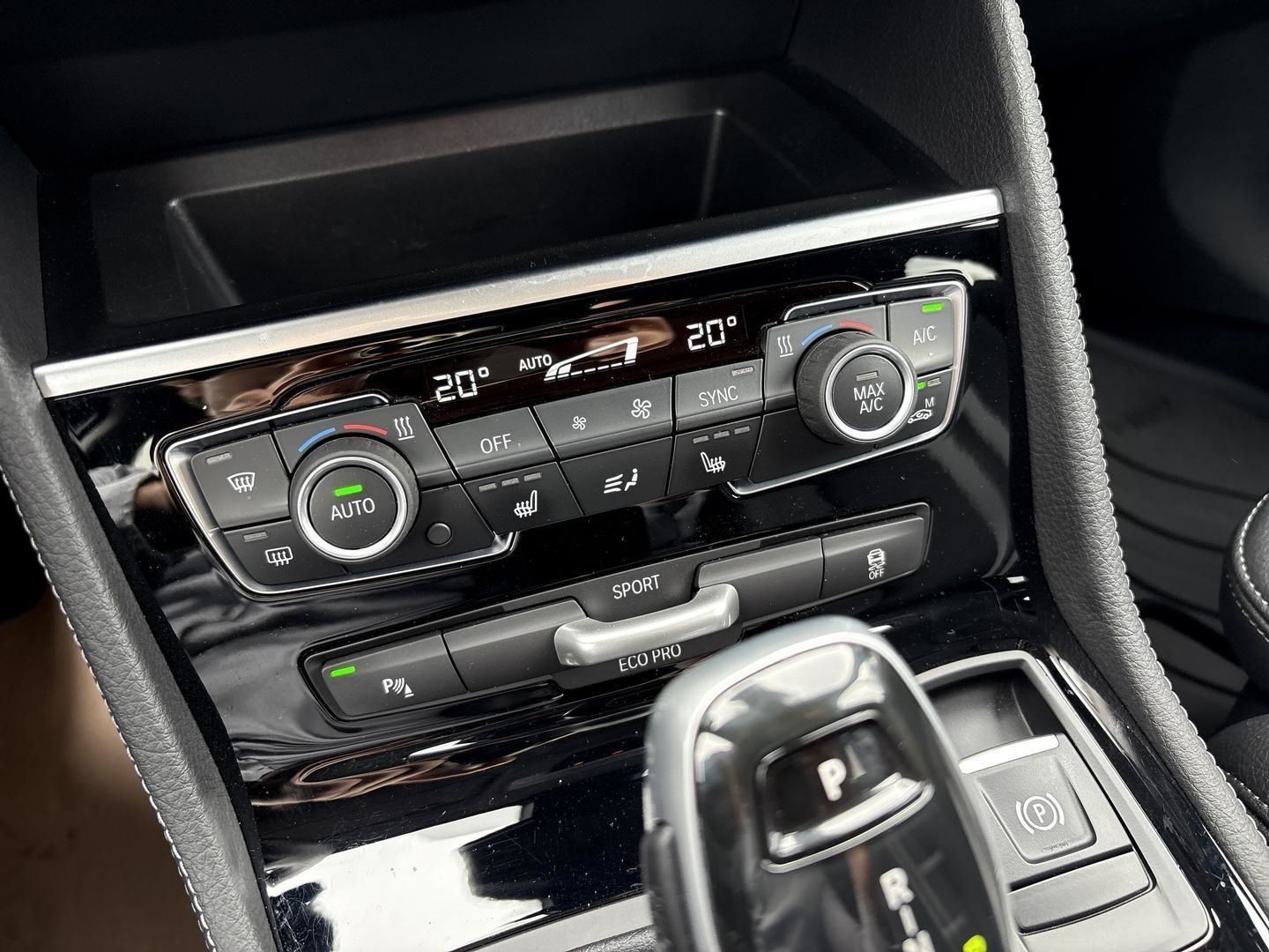 BMW 220 Active Tourer i Sport Line HUD SHZ LHZ LED A foto 12