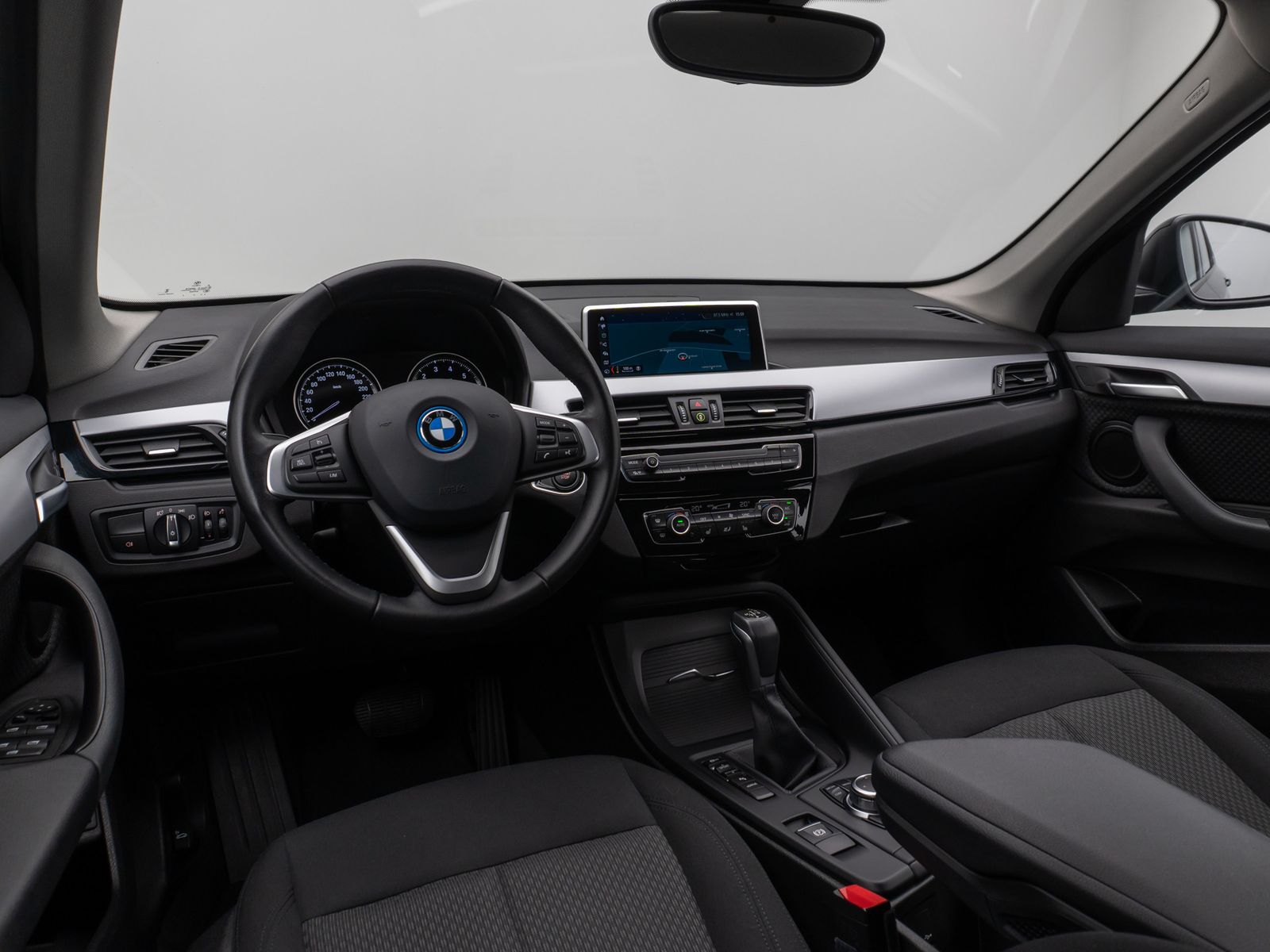 Fahrzeugabbildung BMW X1 xD25e Parkassist DAB LED Geschwindigkeitsreg