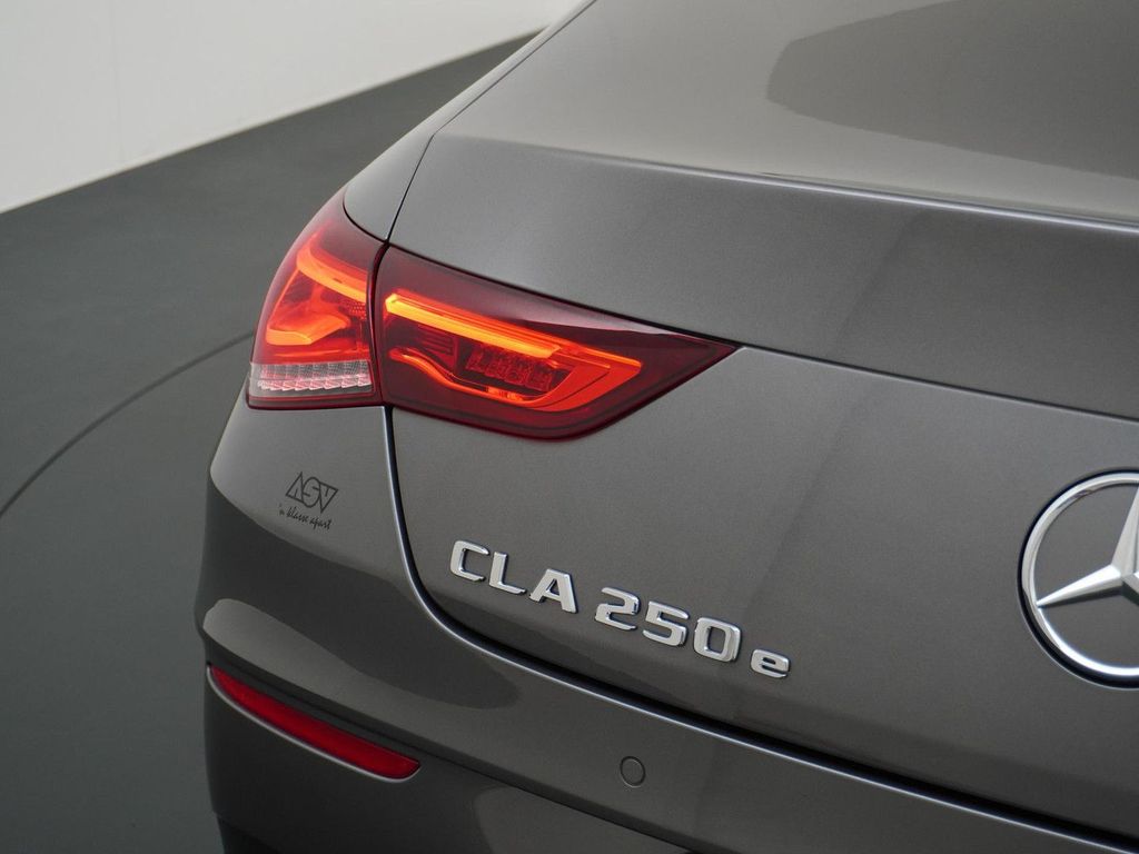Mercedes-Benz CLA 250 e AMG Premium Plus | Panorama - Schiebed