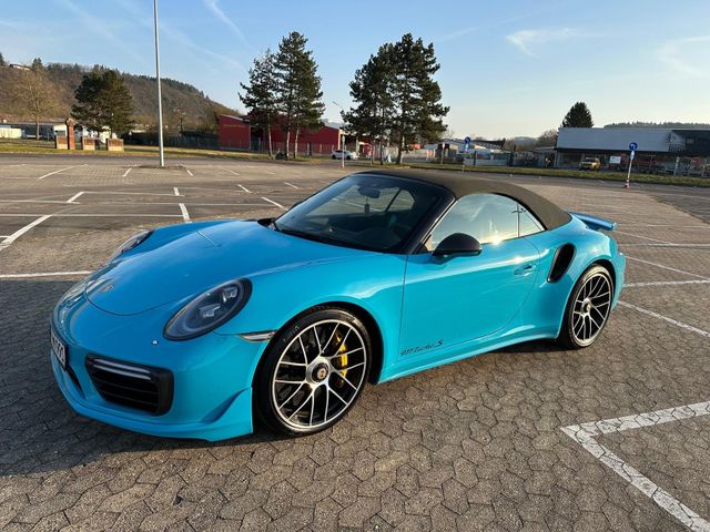 Porsche 911 Turbo S Cabriolet