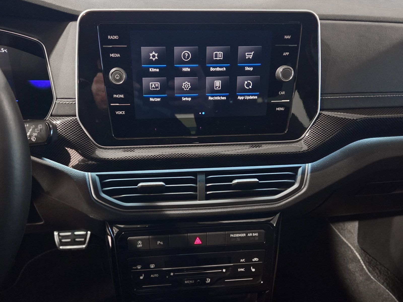 Volkswagen T-Cross - Bild 12