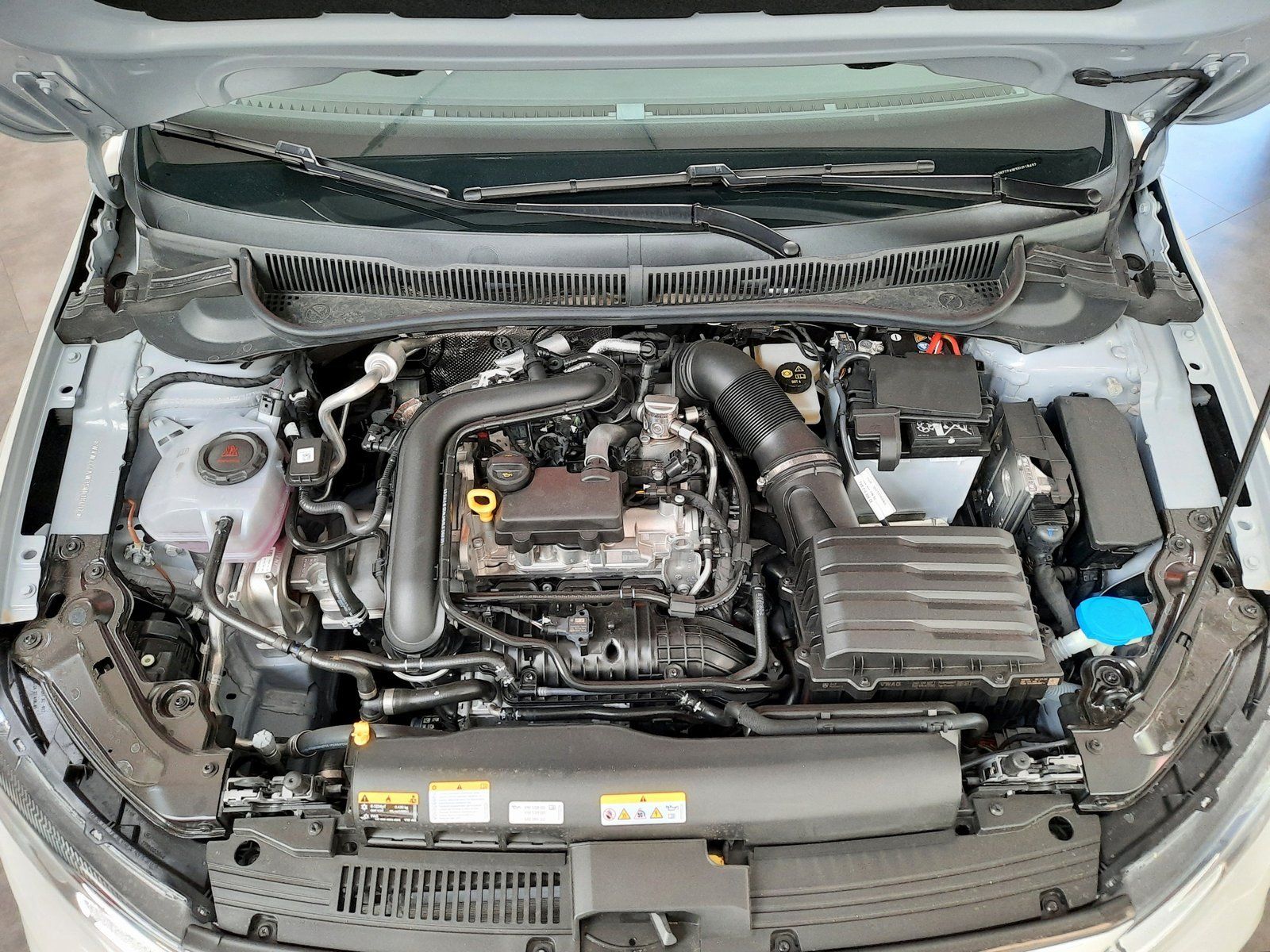 Fahrzeugabbildung Volkswagen Polo TSI DSG Advanced *LED*Cam*APP-C.*PDC*