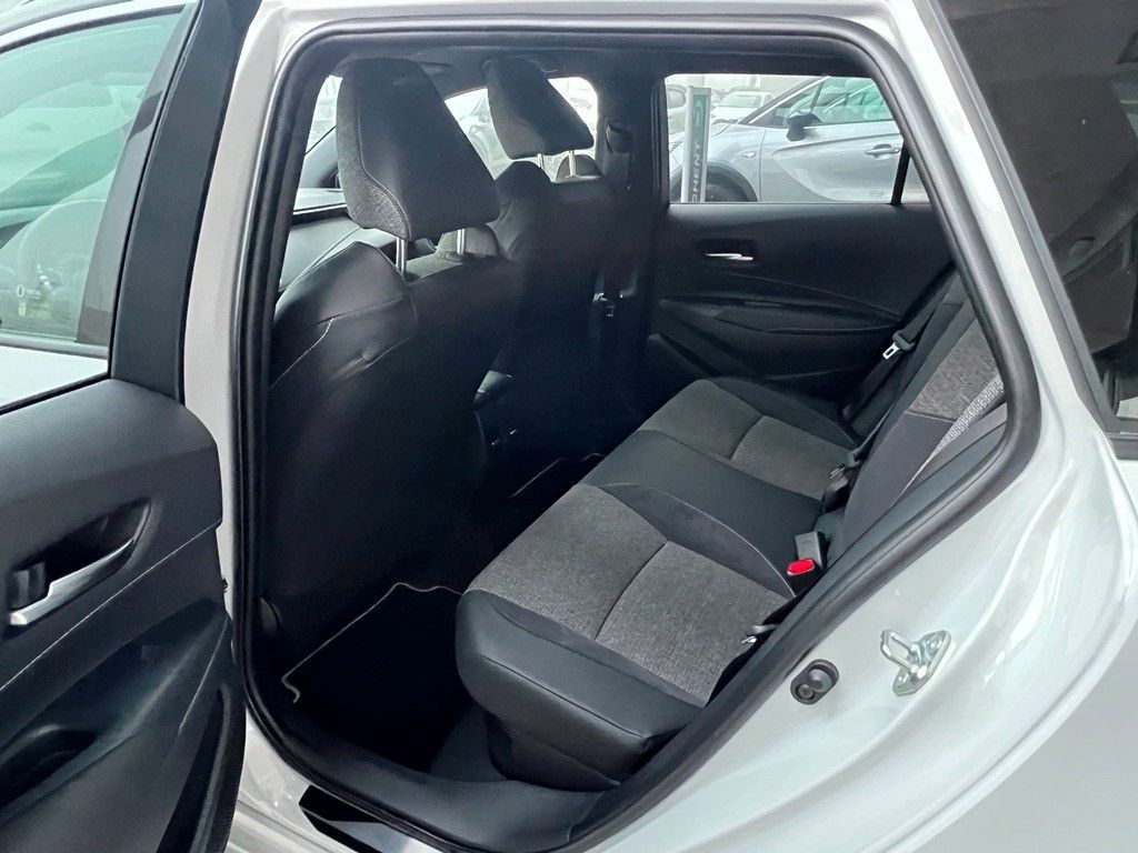 Fahrzeugabbildung Toyota Corolla Touring Sports 2.0 Hybrid Teamplayer