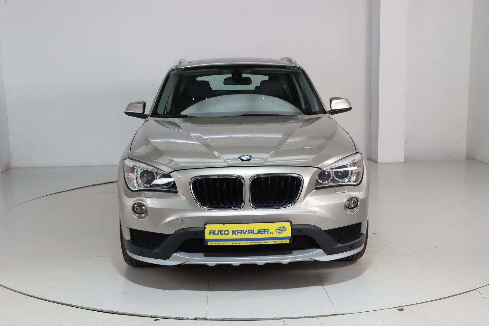 Fahrzeugabbildung BMW X1 18i * X-Line * Xenon * Sitzhzg.
