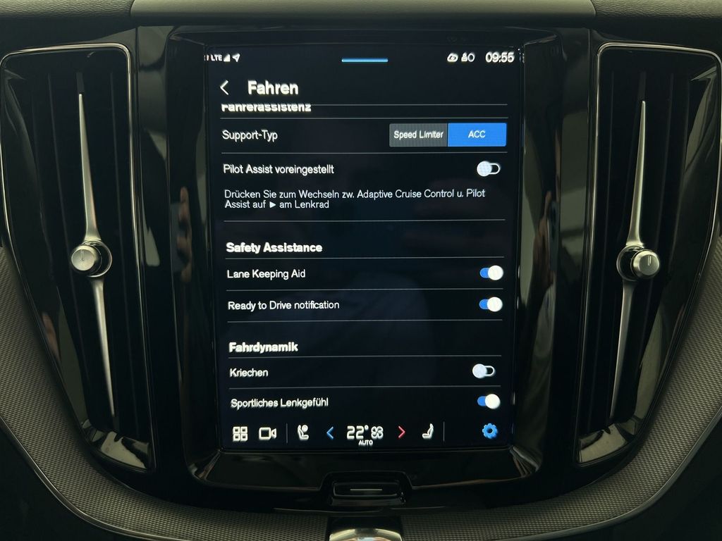 Volvo XC60 T6 Plus Dark Recharge AWD ACC Kamera Leder