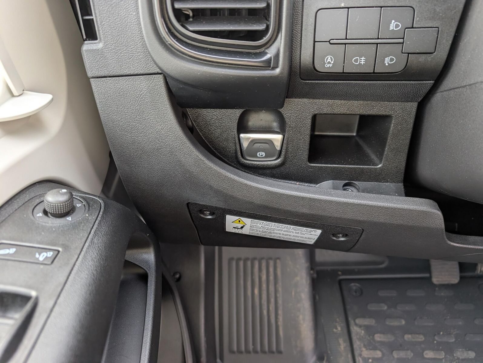 Fahrzeugabbildung Eura Mobil Van V 595 HB Markise, Automatik, Fahrassistenzp.