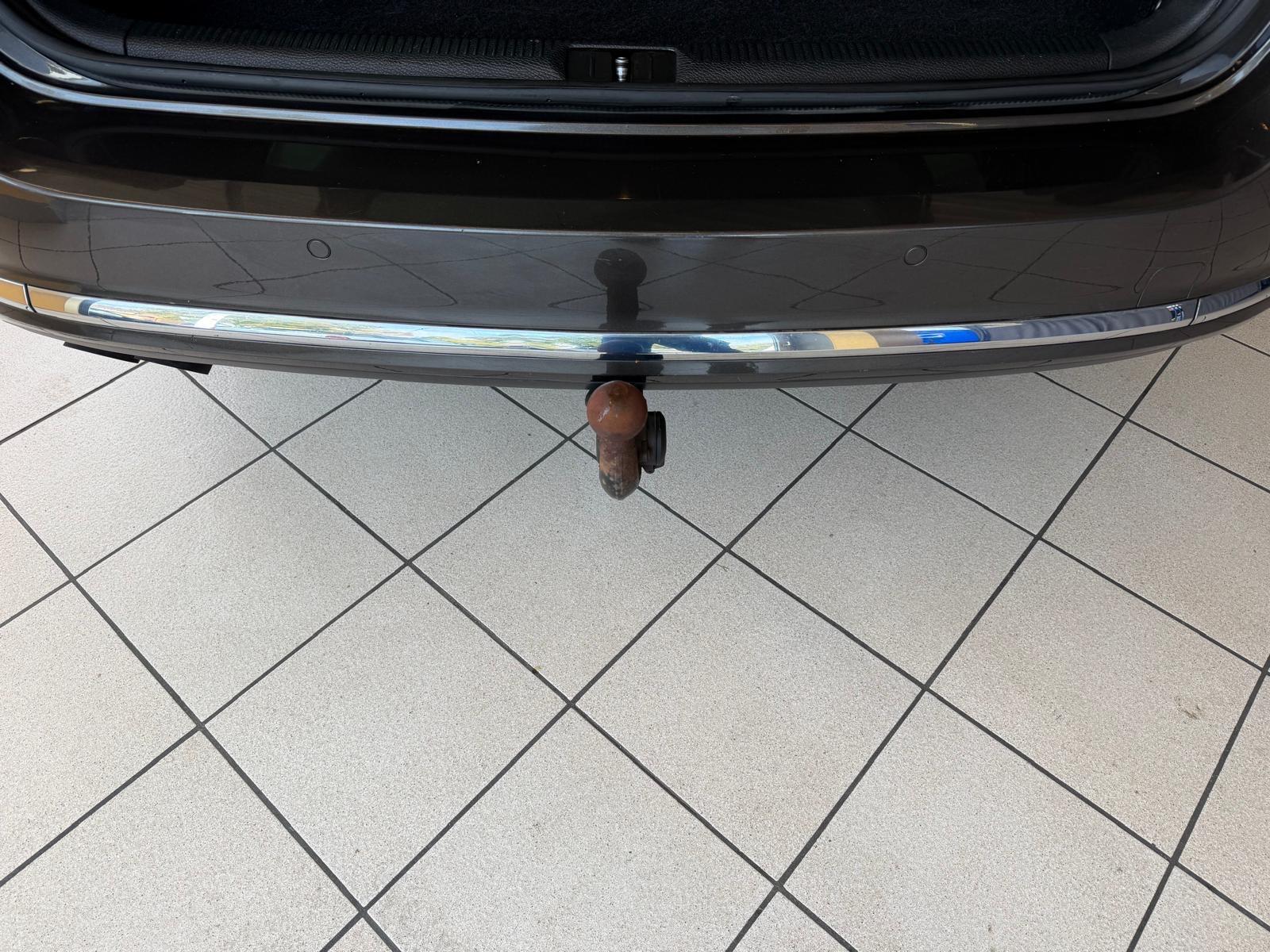 Volkswagen Passat 2011 — photo 11