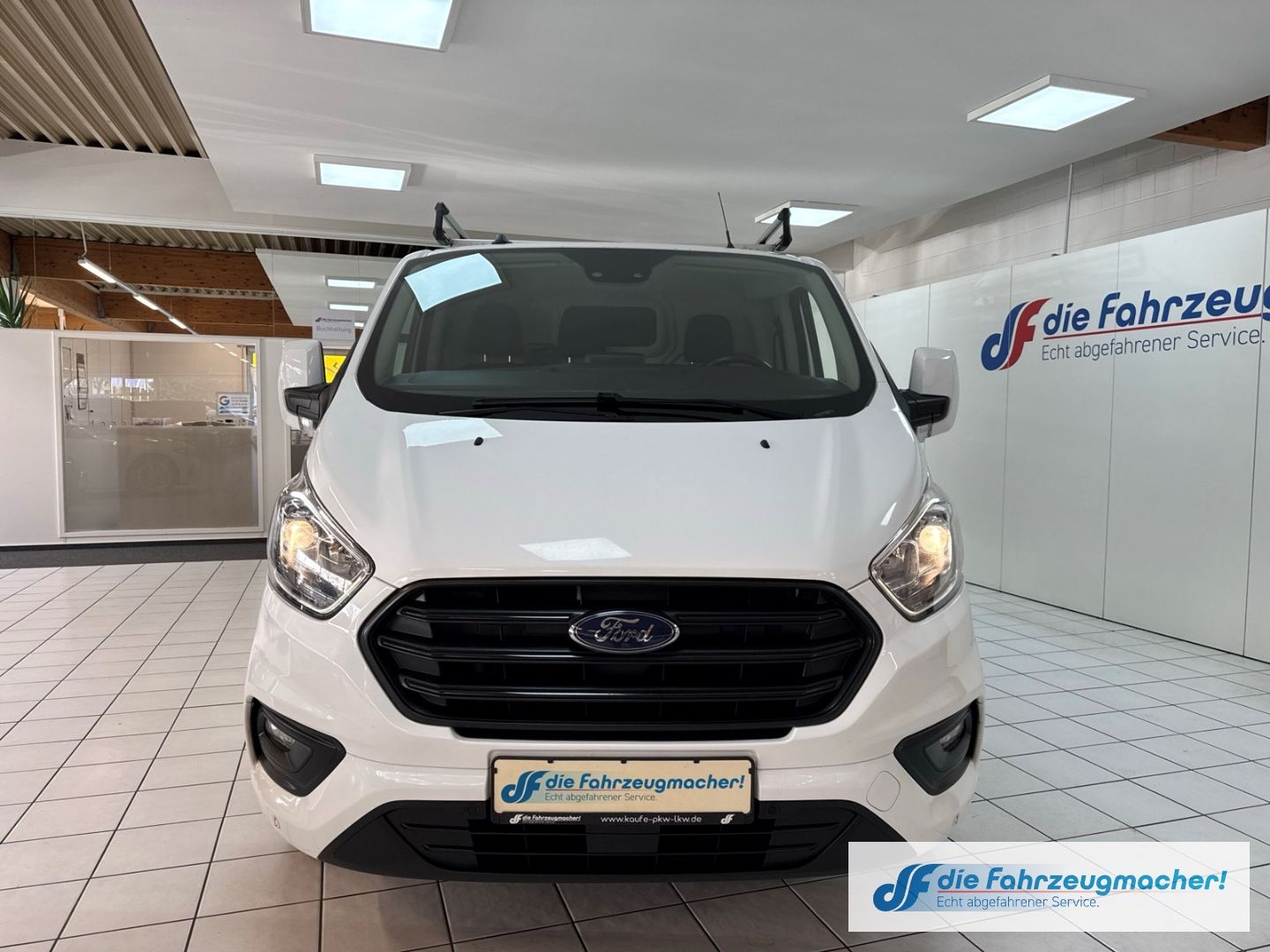 Fahrzeugabbildung Ford Transit Custom Werkstatt 340 L2 Trend Navi Apple