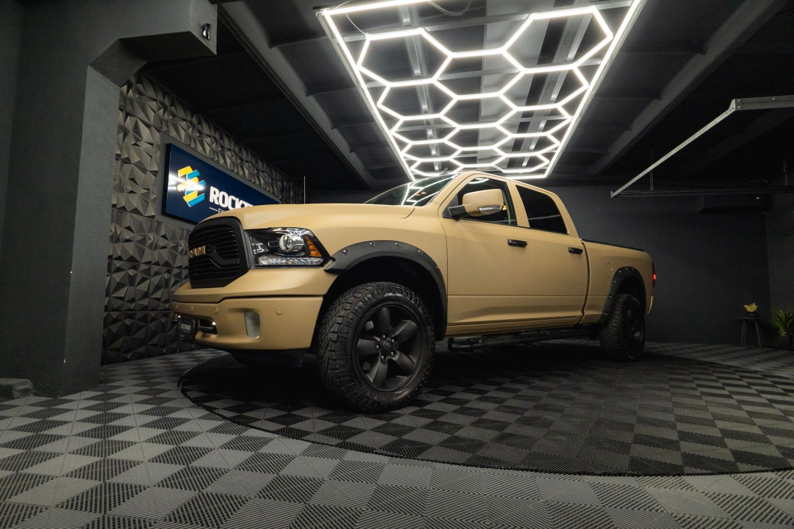 Fahrzeugabbildung Dodge RAM 5.7 V8 HEMI 4x4 OFFROAD RAPTOR LONGBED 19%