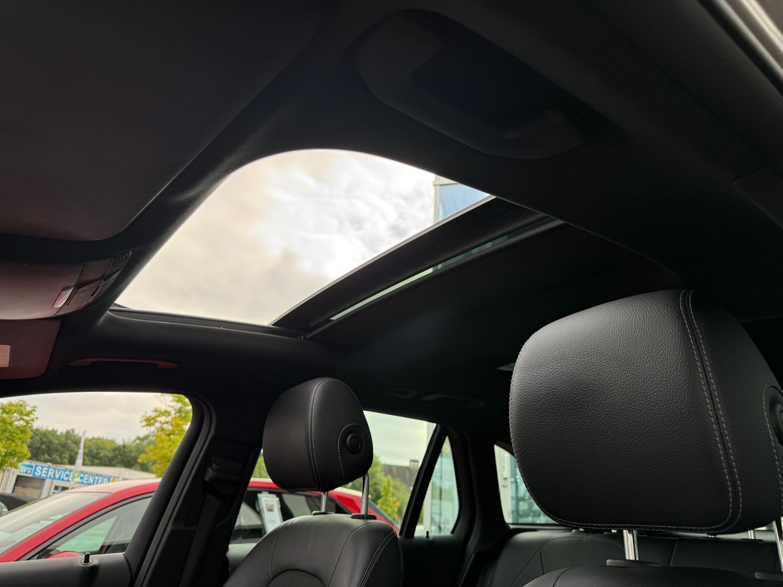 Fahrzeugabbildung Mercedes-Benz GLC 220 d 4Matic AMG Line PANO LED NAV