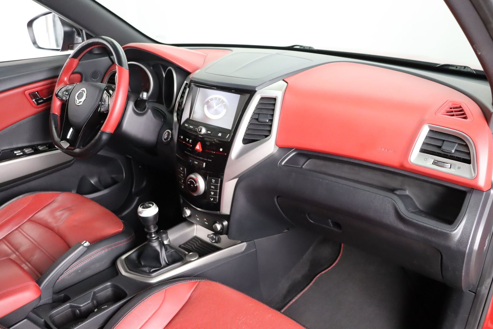Fahrzeugabbildung Andere Ssangyong Tivoli * Leder * Navi * SHZ* e-XGi 160