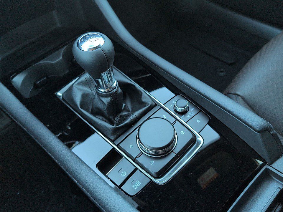 Fahrzeugabbildung Mazda 3 SKY-G 140 TAKUMI NAVI+360+BOSE+HUD+MATRIX+SHZ+