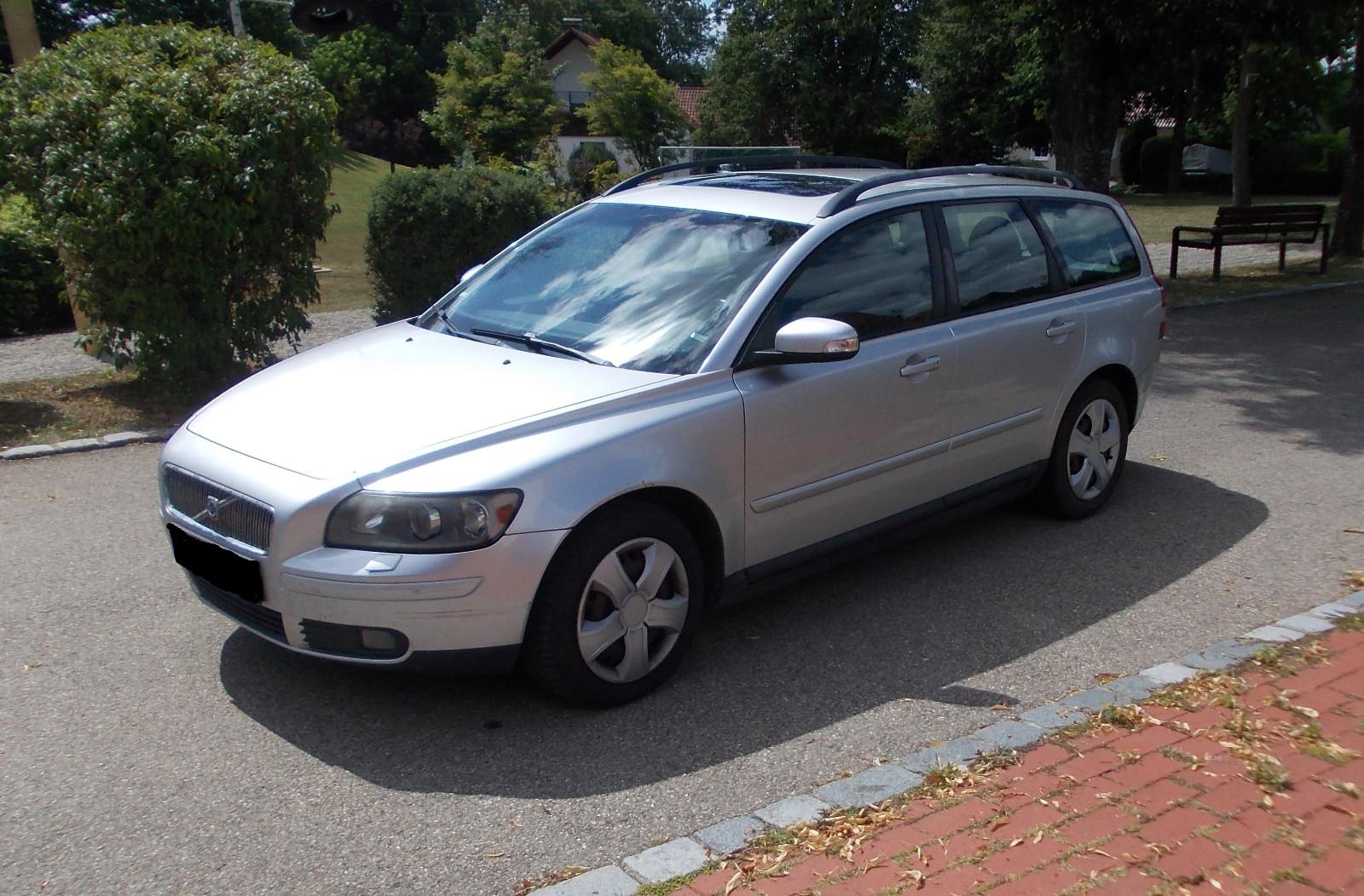 Volvo V50 2007 — rear view