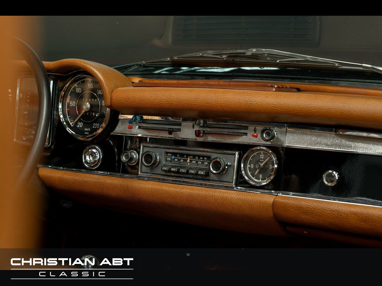 Fahrzeugabbildung Mercedes-Benz SL 230 W113 Pagode restauriert