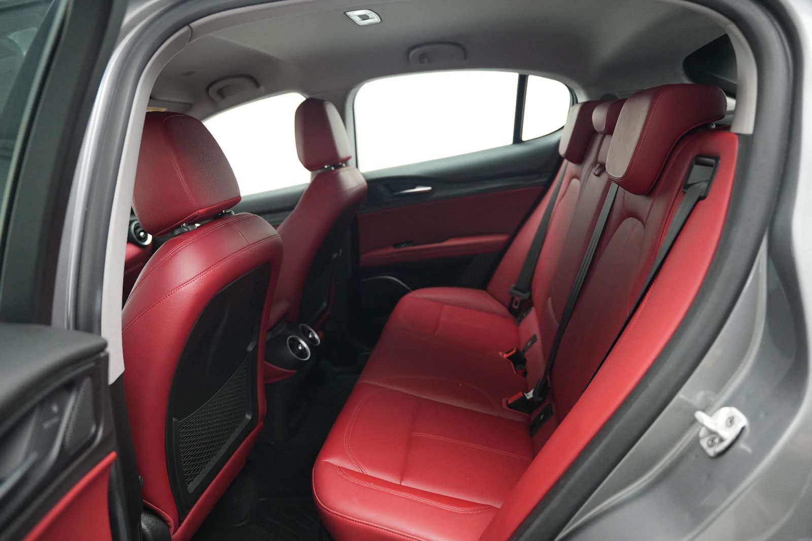 Fahrzeugabbildung Alfa Romeo Stelvio Super Q4/BI-XENON/PDC/AUTOMATIK/SPURHALT