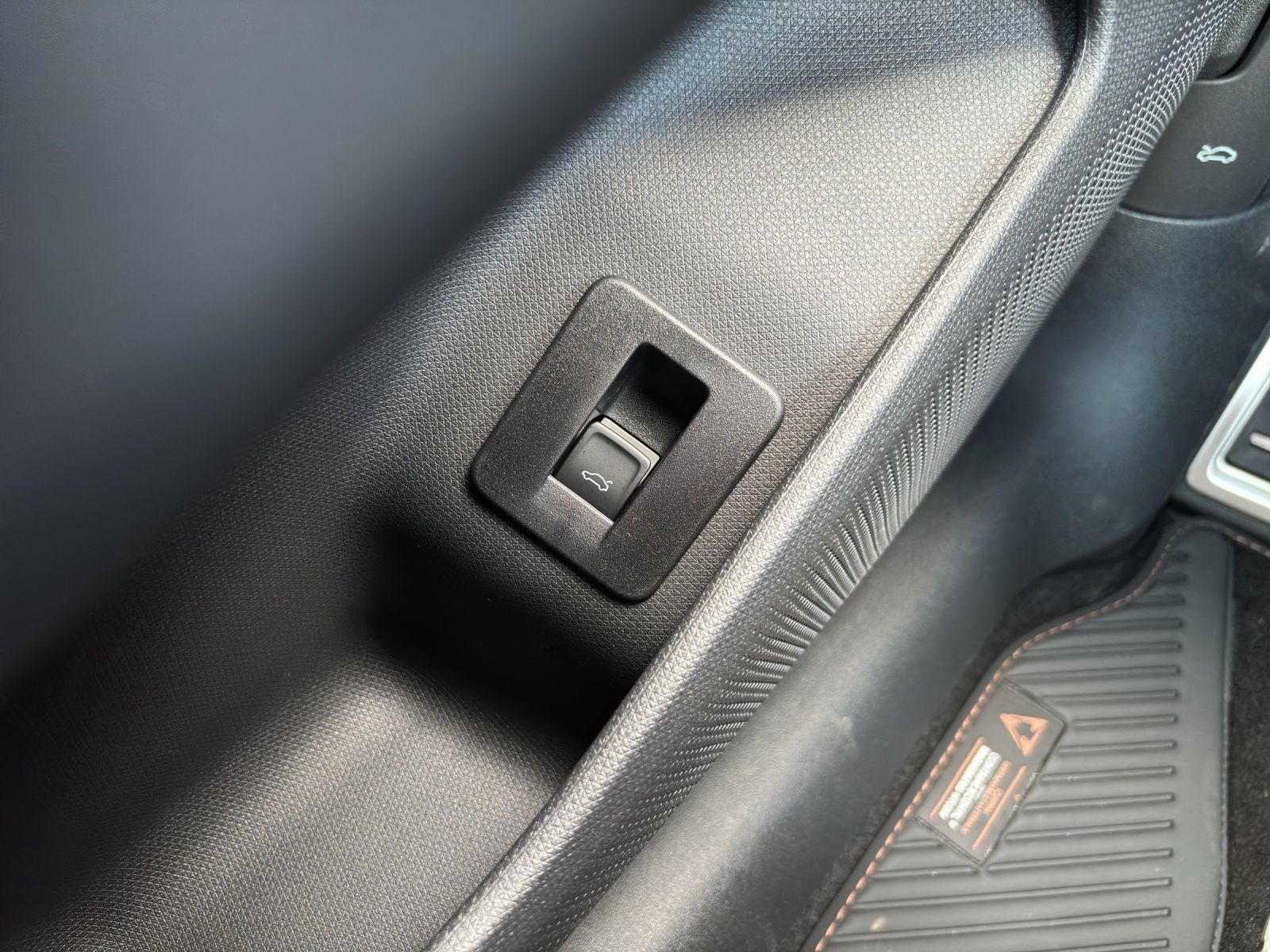 Fahrzeugabbildung CUPRA Terramar 2.0 TSI DSG 4x4 AHZ Matrix LED Pano Key