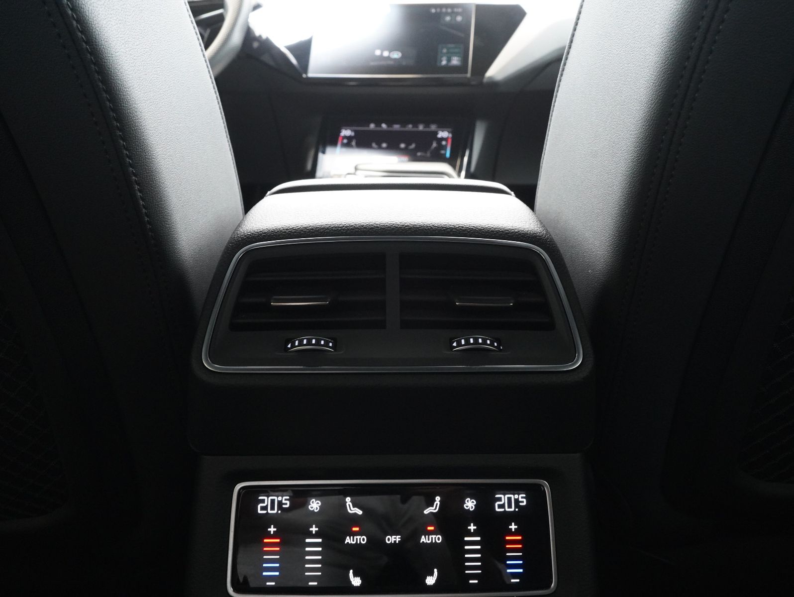 Fahrzeugabbildung Audi e-tron 55 quattro 2x S line MATRIX/B&O/AHK/SOH
