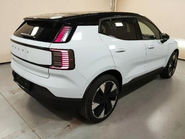 Volvo EX30 Twin Motor Performance AWD Ultra imagem 2