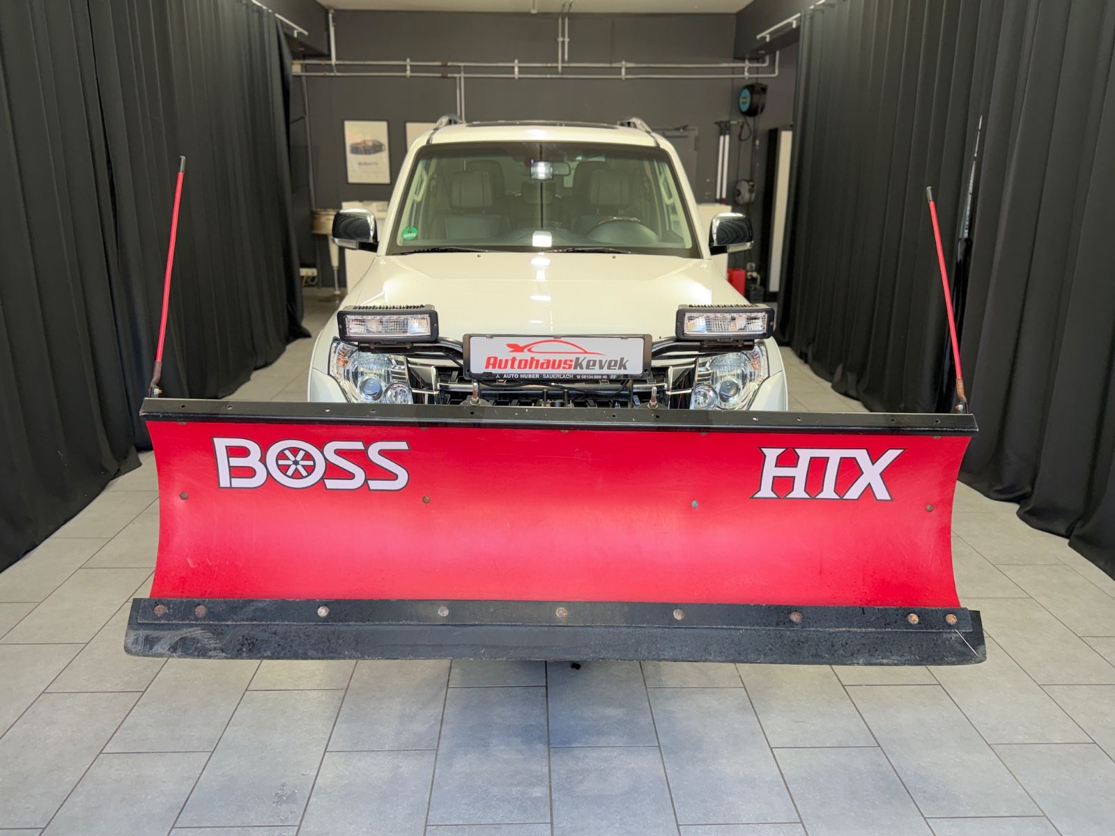 Fahrzeugabbildung Mitsubishi Pajero 3.2 DI-D Top|LEDER|NAVI|SCHNEESCHILD|BOSS