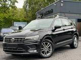 Volkswagen Tiguan Highline Aut. 1 Hand - LED - Panorama /// - VW Tiguan Gebrauchtwagen in Aachen