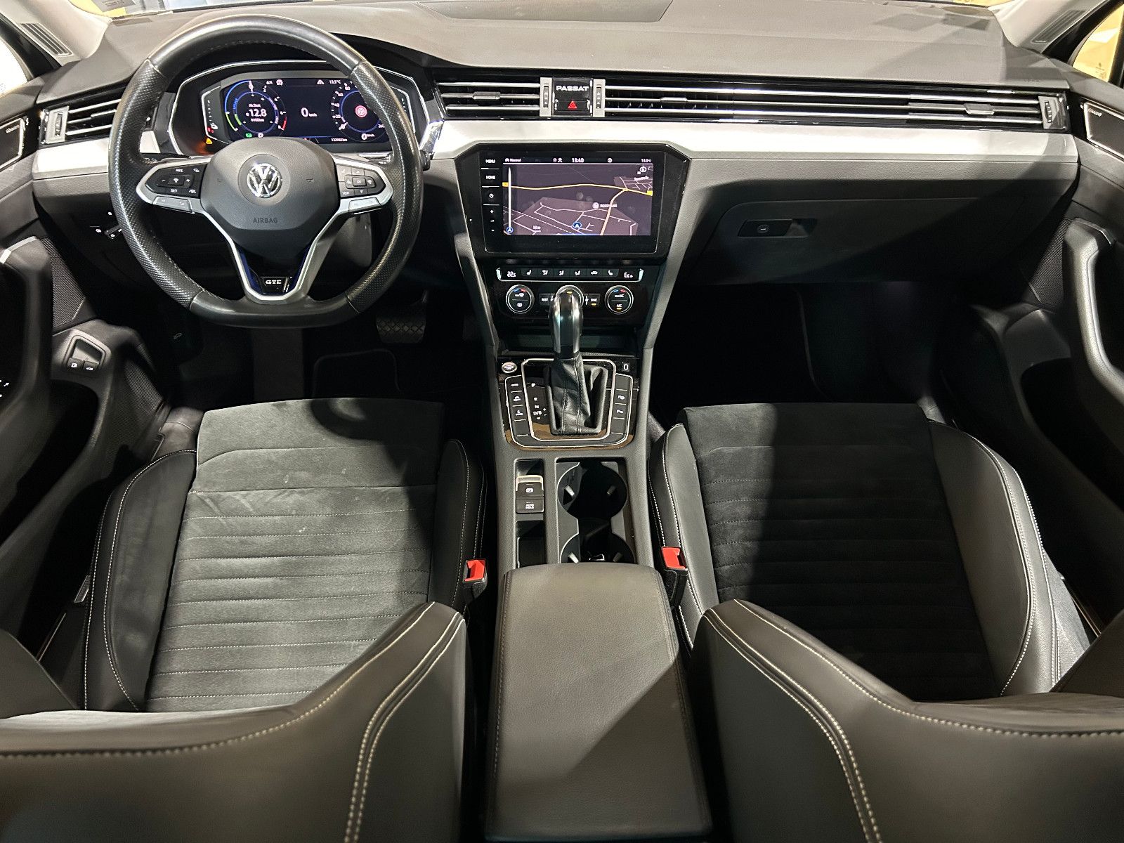 Fahrzeugabbildung Volkswagen Passat Variant GTE/APPLE/KAMERA/NAVI/ACC/8-FACH/