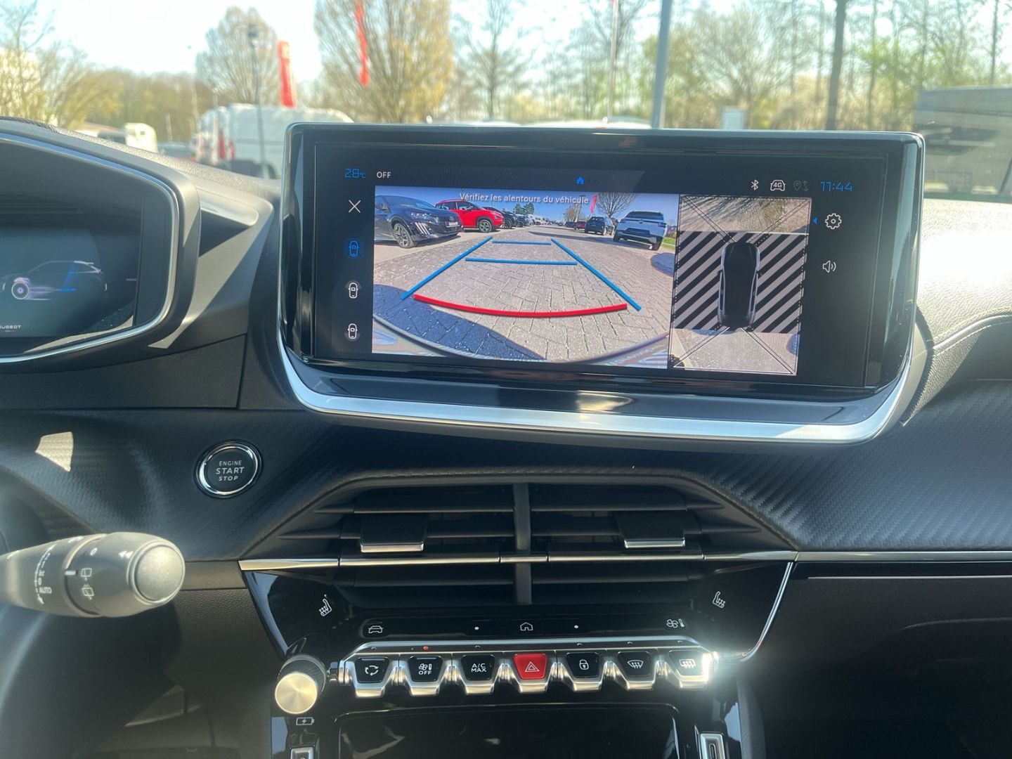 Fahrzeugabbildung Peugeot 208 GT Hybrid 110 e-DSC6 Panorama Navi ACC 360