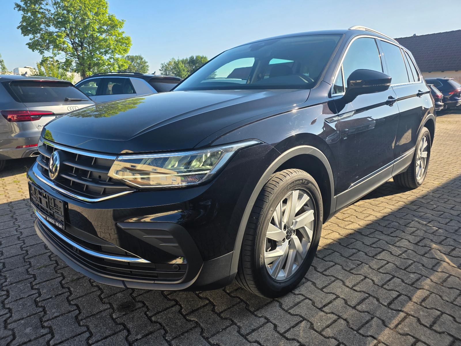 Volkswagen Tiguan Life 2.0TDI 4Mot. AHK ACC LED Navi AppCon