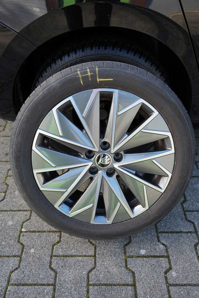 Fahrzeugabbildung SKODA Scala Tour