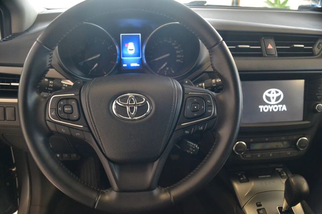 Toyota Avensis Touring Sports Team D Automatik DAB LED