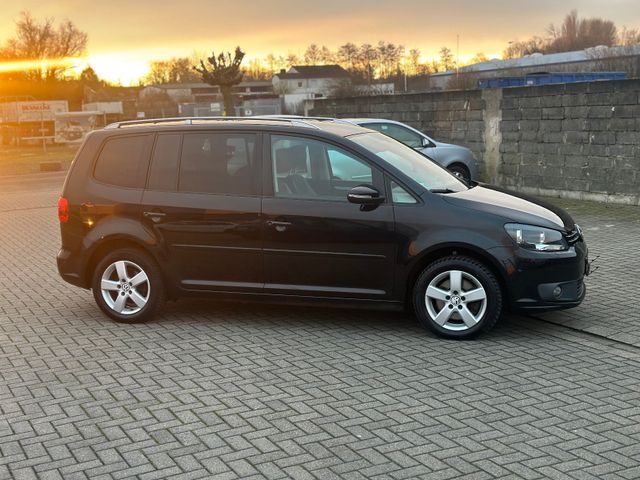 Volkswagen Touran Life-7-Sitzer-Euro5-AHK-