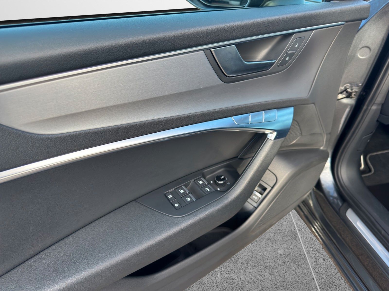 Fahrzeugabbildung Audi S6 AVANT MATRIX LED AHK KAM 20" MEMORY