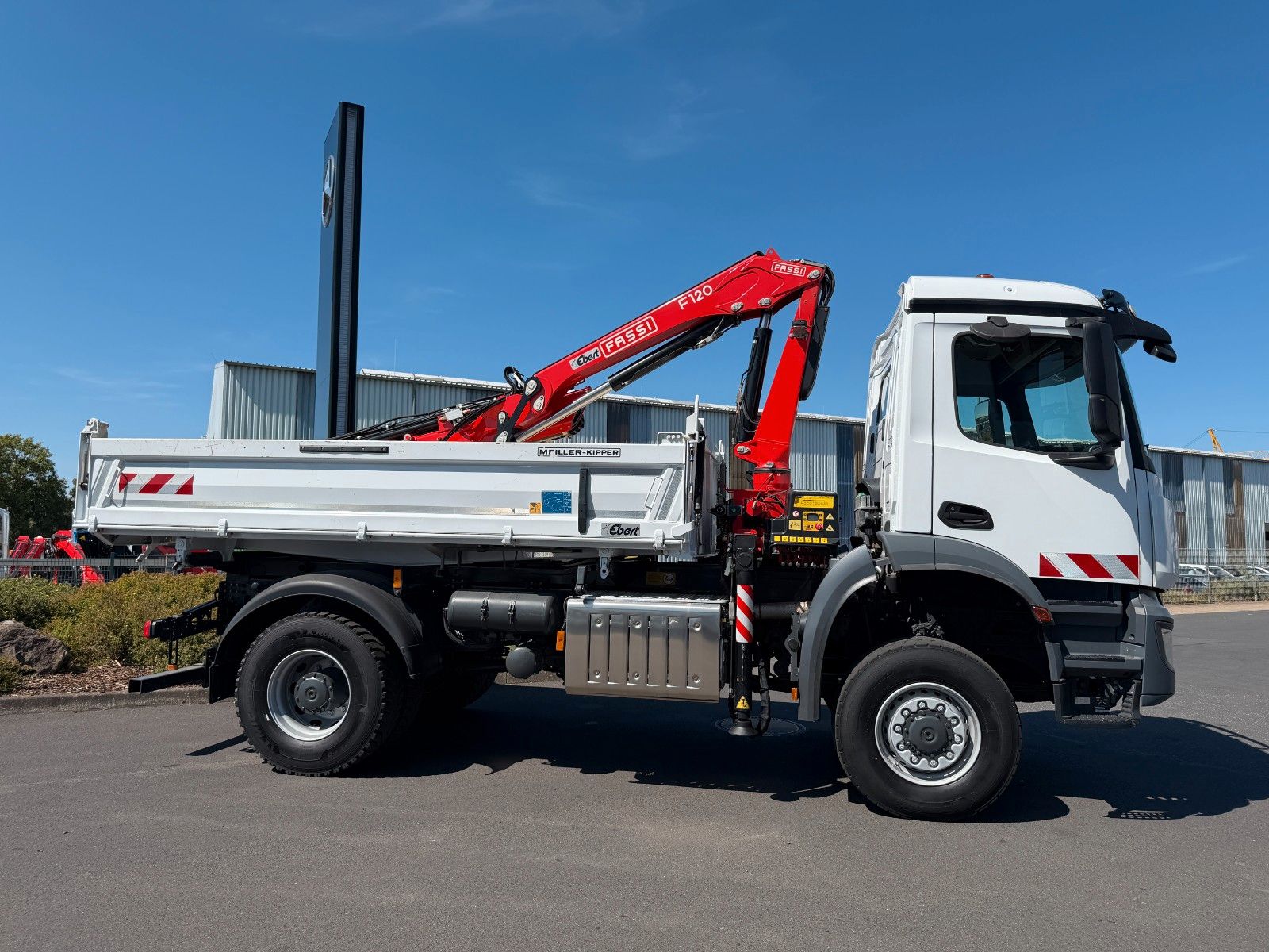 Fahrzeugabbildung Mercedes-Benz Arocs 1832 AK 4x4 Fassi F120B.1.23 E Funk 2xAHK