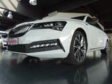 Skoda Superb Combi TDI SPORTLINE/Navi/LED/STHZ/AHK/360 - Skoda Superb: 3t