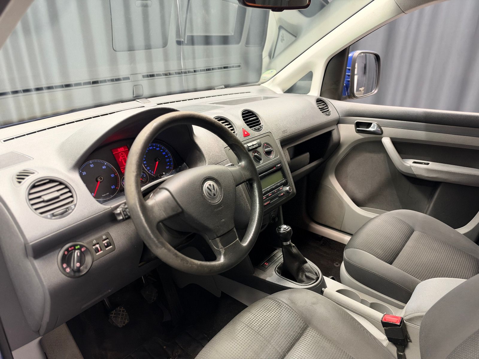 Fahrzeugabbildung Volkswagen Caddy Maxi Life Team 4Motion |AHK|PDC|7-SITZER