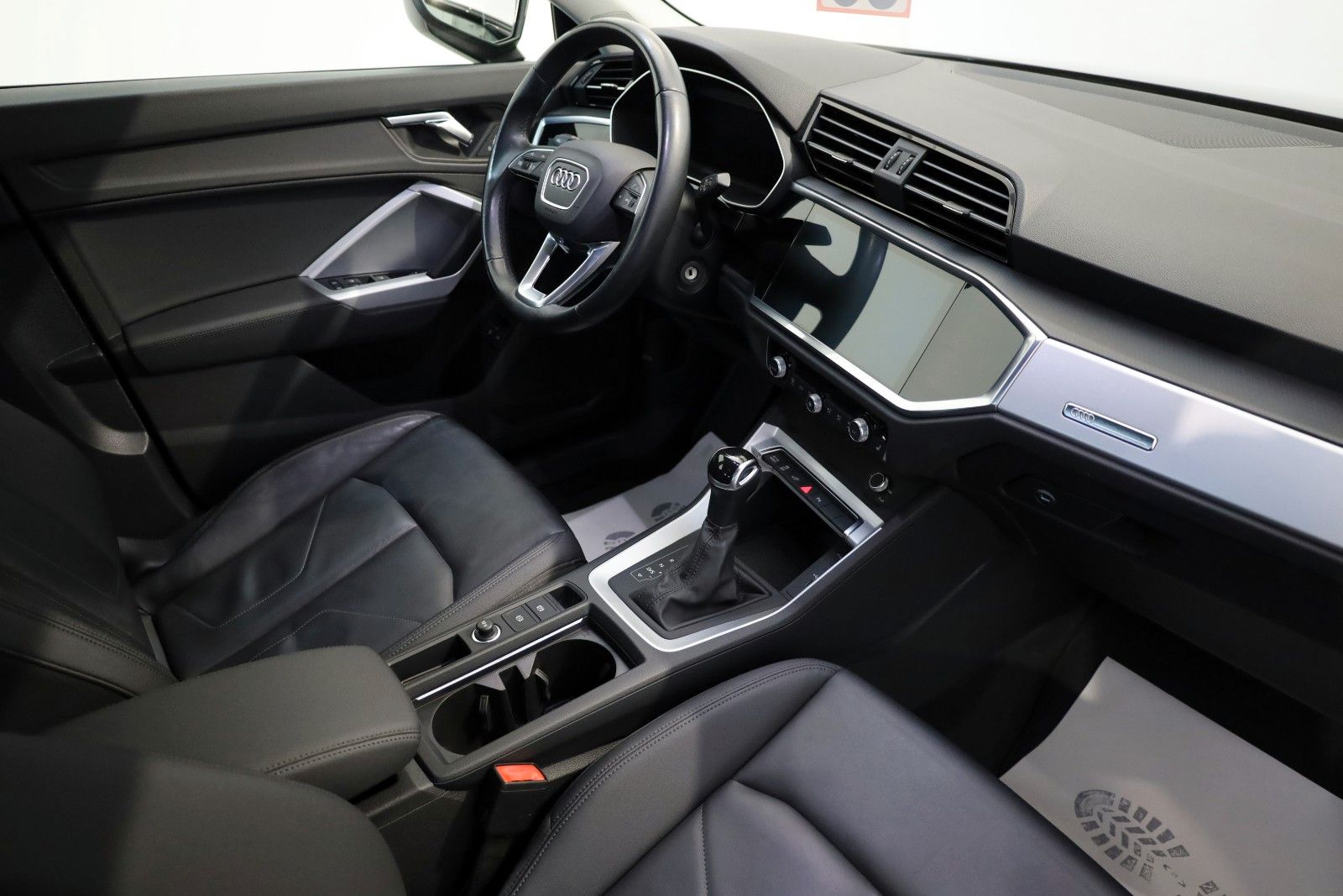 Fahrzeugabbildung Audi Q3 Sportback 45 TFSI e,Leder,Navi,LED,SH,Kamera
