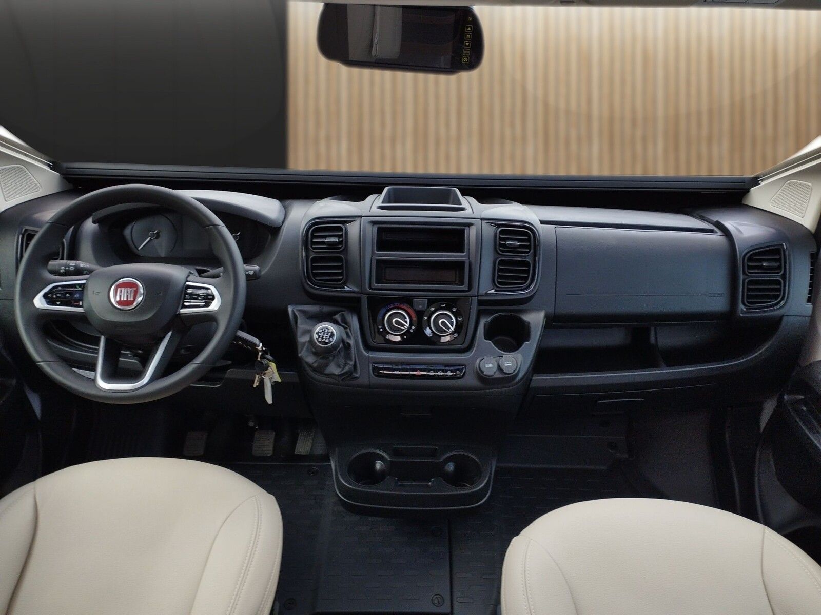 Fahrzeugabbildung Karmann Dexter DE 580 140 PS und Concept Paket