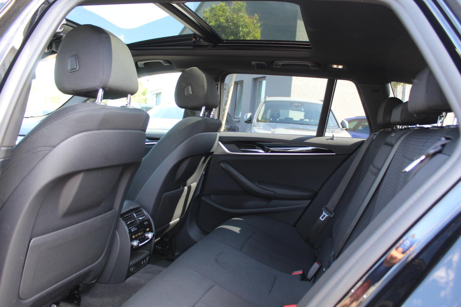 BMW 520d xDrive Tour. +Panoramad.+Stop&Go+AHK+Hifi+